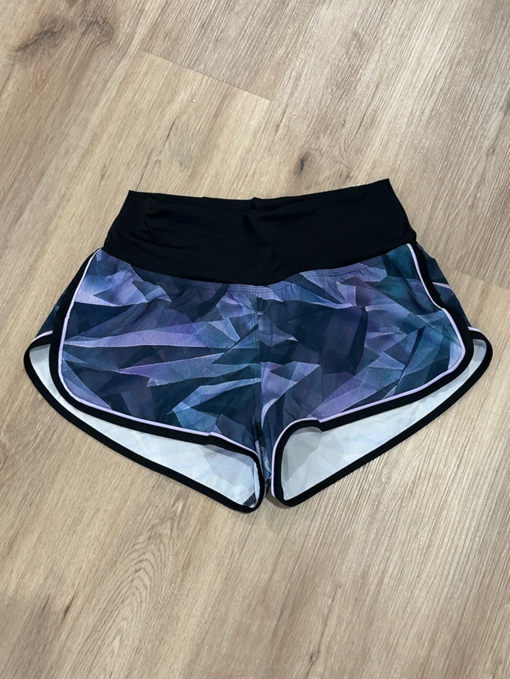 Lululemon Athletica High Rise Speed Up Shorts, Lined, Size 6!